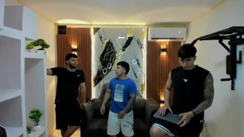 thomson_hot01 online show from April 16, 5:30 am