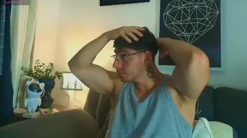 thomylov online show from April 17, 12:24 am