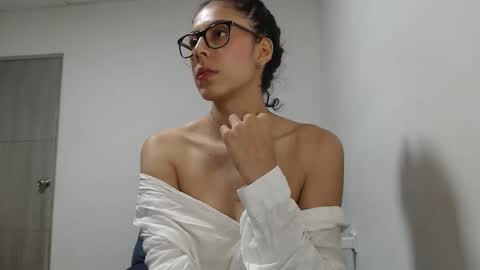 Snapshot of thonymaster chatting on November 15, 11:21 pm thonyy online show from November 15, 11:21 pm