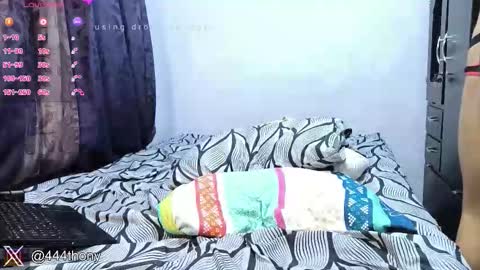 Snapshot of thonyxxx_ chatting on September 20, 5:08 am thonyxxx_ online show from September 20, 5:08 am