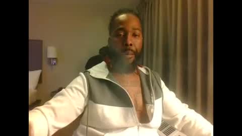 Snapshot of thotyboy68 chatting on February 21, 6:29 am Thotyboy online show from February 21, 6:29 am