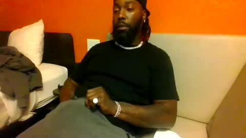 Snapshot of thotyboy68 chatting on February 22, 10:07 am Thotyboy online show from February 22, 10:07 am