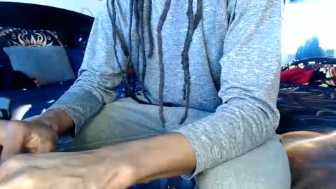 Snapshot of throatchakra chatting on November 17, 6:57 pm Opulent Kingdom online show from November 17, 6:57 pm