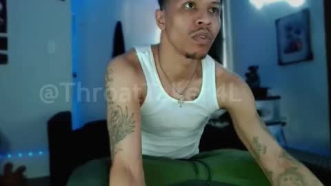 Snapshot of throattaker4l_ chatting on April 11, 1:26 pm ThroatTaker4l online show from April 11, 1:26 pm