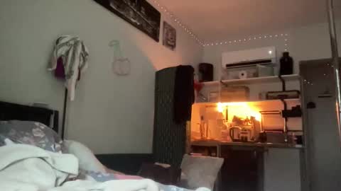 Snapshot of throatyygoat chatting on November 14, 5:00 pm throatyygoat online show from November 14, 5:00 pm