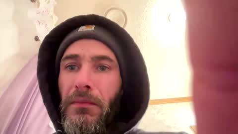 Snapshot of throbbing8585 chatting on March 1, 10:45 pm throbbing8585 online show from March 1, 10:45 pm