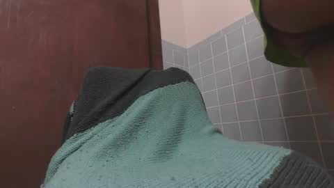 Snapshot of throbbingloads chatting on December 3, 6:48 am throbbingloads online show from December 3, 6:48 am