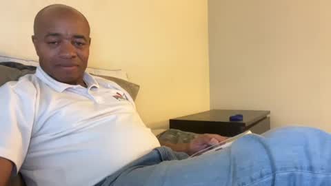 Snapshot of throbbingxxx chatting on October 16, 12:11 am austin xzandros online show from October 16, 12:11 am