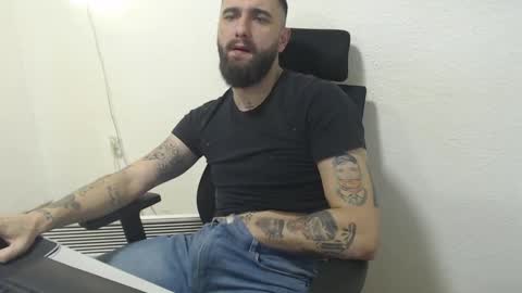 HugeJuicy online show from December 2, 12:41 am