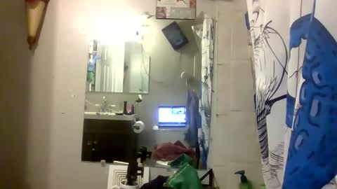 thunder8u42 online show from April 6, 8:04 am