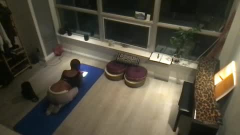 tia_fox online show from October 22, 8:14 am