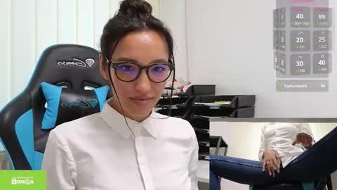 tia_j online show from September 25, 2:54 pm