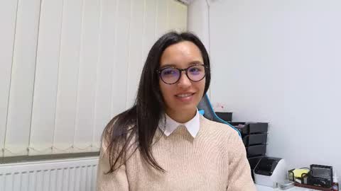 Snapshot of tia_j chatting on February 16, 7:32 pm tia_j online show from February 16, 7:32 pm