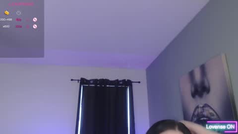 Snapshot of tiabellaxxx chatting on February 23, 6:38 pm Tia Bella online show from February 23, 6:38 pm