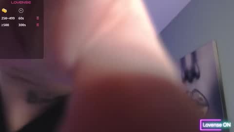 Snapshot of tiabellaxxx chatting on March 2, 9:54 pm Tia Bella online show from March 2, 9:54 pm