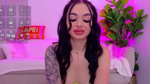 Snapshot of tiabelle chatting on November 21, 6:28 pm tiabelle online show from November 21, 6:28 pm