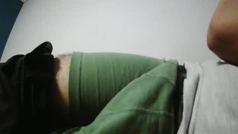 Snapshot of tiago2588 chatting on February 14, 10:36 pm tiago2588 online show from February 14, 10:36 pm