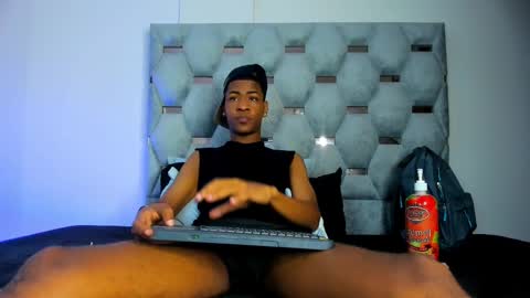 Snapshot of tiago_xxx_ chatting on October 4, 8:07 pm tiago_xxx_ online show from October 4, 8:07 pm