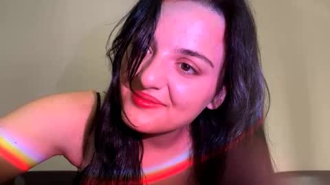 Snapshot of tiameakin chatting on October 18, 7:31 am Mary online show from October 18, 7:31 am