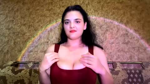 Snapshot of tiameakin chatting on October 26, 9:26 am Mary online show from October 26, 9:26 am