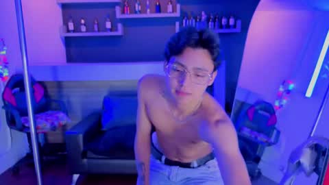 Snapshot of tian_sex chatting on May 31, 3:58 am online show from May 31, 3:58 am