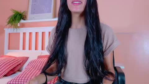 Snapshot of tiana_cinnamon chatting on September 23, 7:28 pm TIANA online show from September 23, 7:28 pm