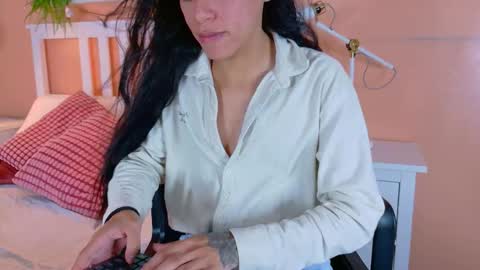 Snapshot of tiana_cinnamon chatting on September 25, 7:39 pm TIANA online show from September 25, 7:39 pm