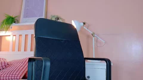 Snapshot of tiana_cinnamon chatting on October 4, 7:34 pm TIANA online show from October 4, 7:34 pm