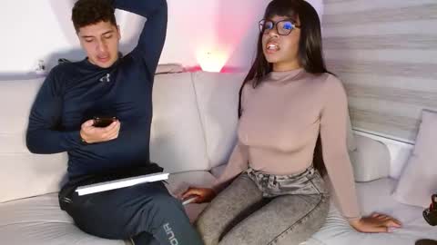 Snapshot of tiana_naveen chatting on March 15, 2:50 am tiana naveen online show from March 15, 2:50 am