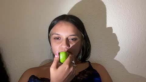 Tiana Le online show from June 10, 12:44 am