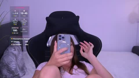 Snapshot of tianna_me chatting on July 28, 3:21 pm tianna_me online show from July 28, 3:21 pm