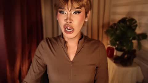 Snapshot of tiara_perezx chatting on January 16, 5:28 pm Sam online show from January 16, 5:28 pm