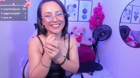Tiara  online show from December 7, 9:44 pm