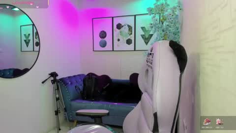 Tiara  online show from May 31, 3:26 am