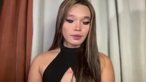 Snapshot of tiaragodhere chatting on February 16, 2:40 am Ms. Tiara online show from February 16, 2:40 am