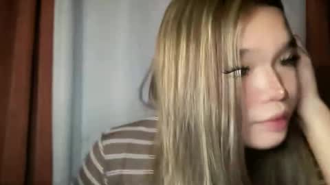 Snapshot of tiaragodhere chatting on February 19, 12:17 am Ms. Tiara online show from February 19, 12:17 am