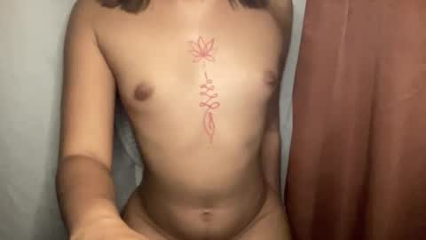 Snapshot of tiaragodhere chatting on March 21, 12:48 am Ms. Tiara online show from March 21, 12:48 am