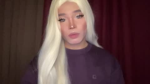 Snapshot of tiaragodhere chatting on April 2, 11:24 pm Ms. Tiara online show from April 2, 11:24 pm