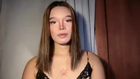 Snapshot of tiaragodhere chatting on April 4, 5:16 am Ms. Tiara online show from April 4, 5:16 am