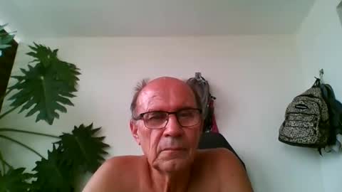 tiaretiareopui online show from January 15, 7:02 am