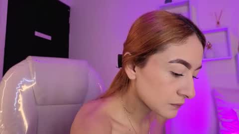 Snapshot of tiarha_ chatting on October 30, 5:31 am Tiarha online show from October 30, 5:31 am