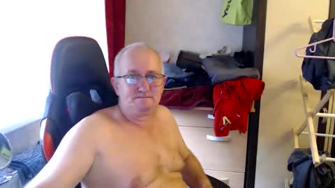 tibort71 online show from October 10, 12:15 pm