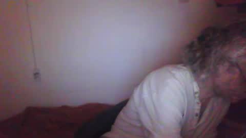 Snapshot of tiddles12345 chatting on December 18, 1:00 am tiddles12345 online show from December 18, 1:00 am