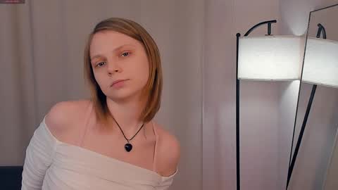 Lily online show from March 2, 9:16 am