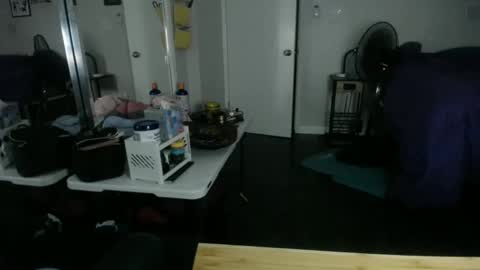 Snapshot of tierrahenri chatting on October 24, 9:06 am Tierra Henri online show from October 24, 9:06 am