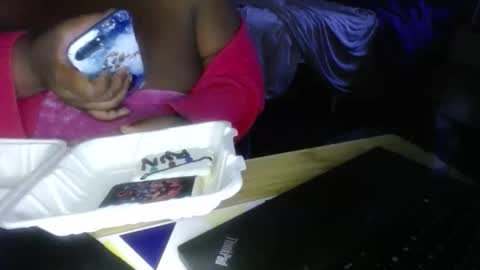 Snapshot of tierrahenri chatting on December 3, 4:38 pm Tierra Henri online show from December 3, 4:38 pm