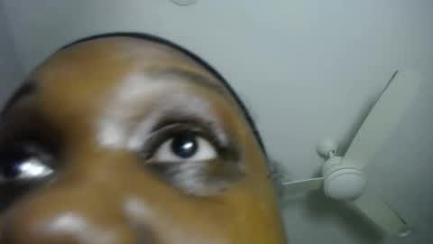 Snapshot of tierrahenri chatting on December 13, 8:58 pm Tierra Henri online show from December 13, 8:58 pm