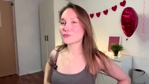 Snapshot of tierraslusar chatting on February 17, 2:35 pm Kallie online show from February 17, 2:35 pm