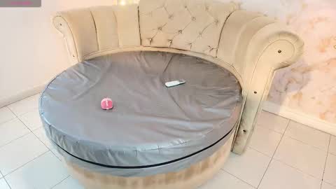 Snapshot of tifanibrown chatting on February 12, 11:38 am Tifani brown online show from February 12, 11:38 am