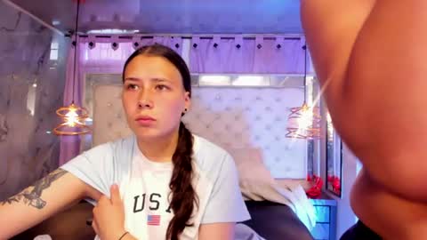 Snapshot of tifanny_val chatting on June 24, 1:10 pm Tifanny y Vale online show from June 24, 1:10 pm